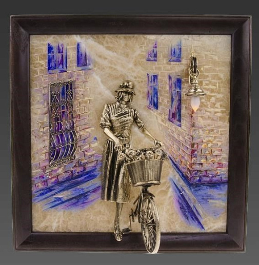 Бронзовая ключница настенная "Велосипедистка" рис с подсветкой купить с доставкой Бронзовая ключница настенная "Велосипедистка" рис с подсветкой