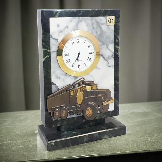 Часы сувенирные настольные купить с доставкой Часы сувенирные настольные